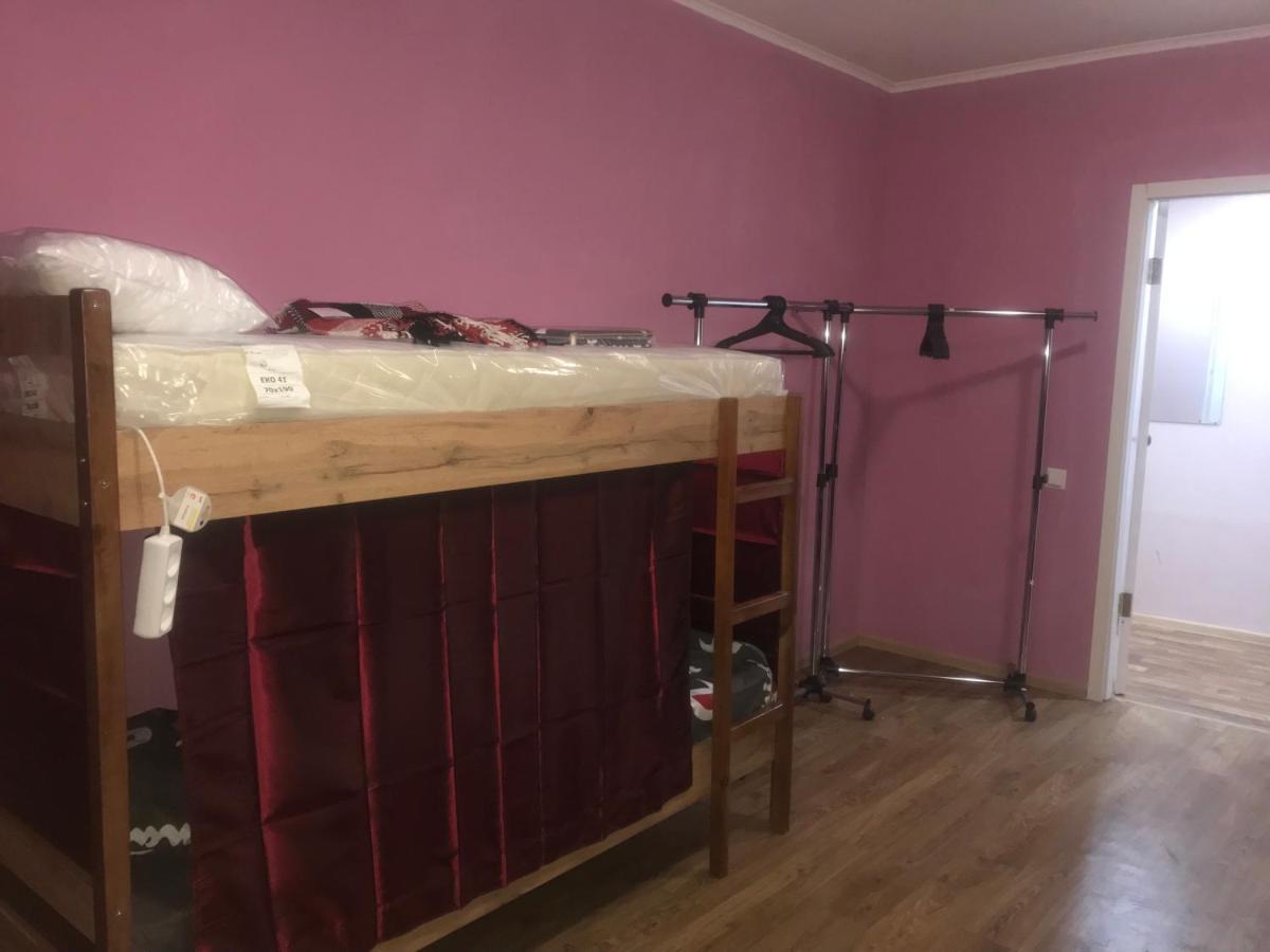Ararat-Borschagovskaya Hostel Kyiv Eksteriør billede