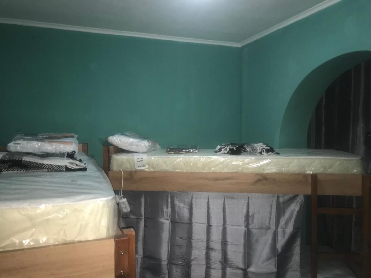 Ararat-Borschagovskaya Hostel Kyiv Eksteriør billede